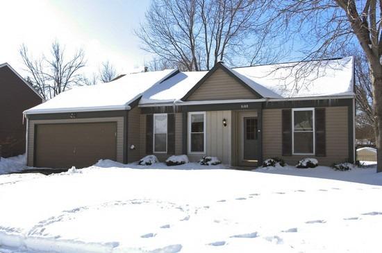 1600 Riverwood Dr., Algonquin, IL 60102