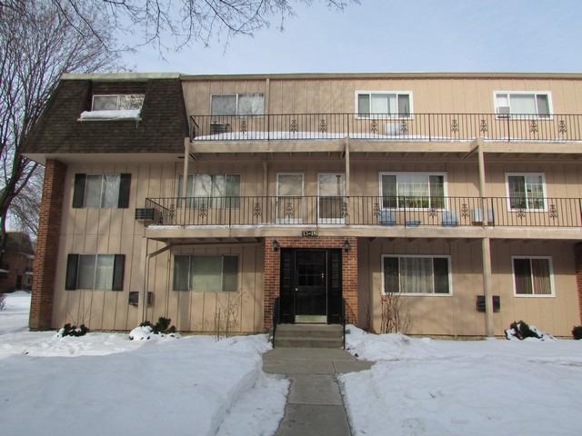 2402 Algonquin Rd. #15, Rolling Meadows, IL 60008