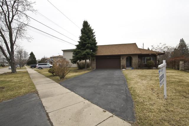 555 Waikiki Dr., Des Plaines, IL 60016