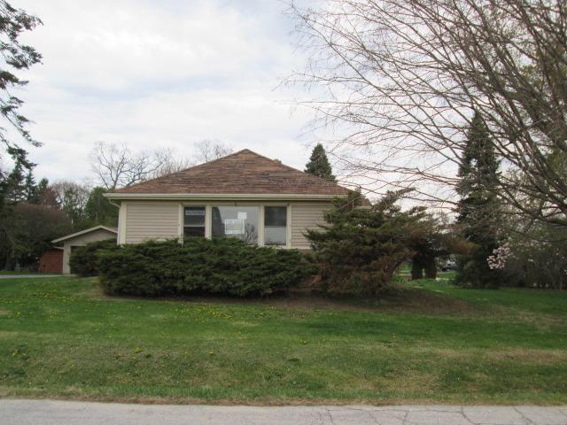 704 Peter St., Mchenry, IL 60051