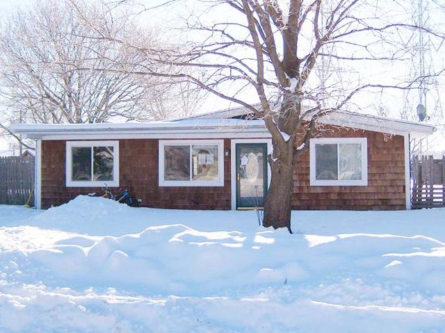 23 Cedar Dr., North Aurora, IL 60542