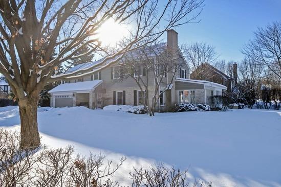 2645 Blackhawk Rd., Wilmette, IL 60091