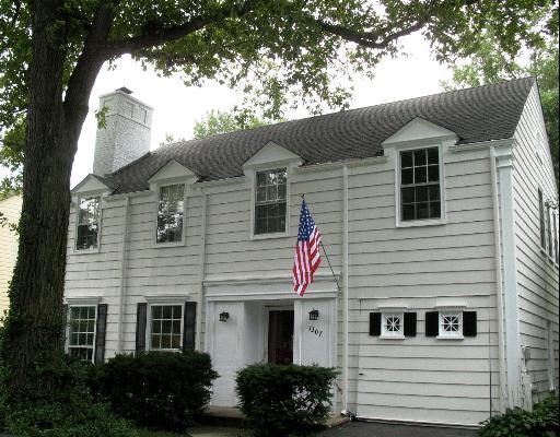 1307 Richmond Ln., Wilmette, IL 60091