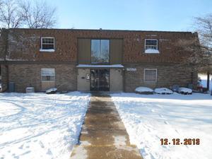 7S065 Suffield Ct. #107-1F, Westmont, IL 60559