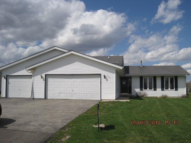 105 Autumnwood Ln., Davis Junction, IL 61020