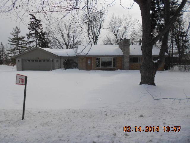 719 Crest Ave., Schaumburg, IL 60193