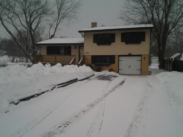 112 Hilltop Ave., Mchenry, IL 60050