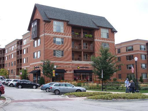 935 Burlington Ave. #305, Downers Grove, IL 60515