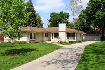 909 Oakwood Ter., Hinsdale, IL 60521