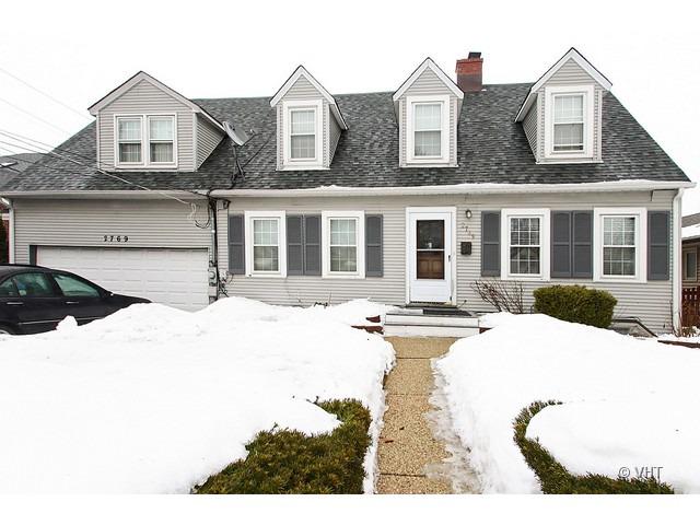 2769 Maple St., Des Plaines, IL 60018