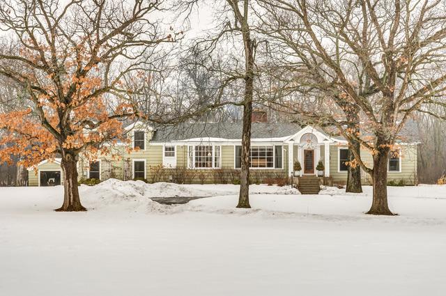 42 Otis Rd., Barrington Hills, IL 60010