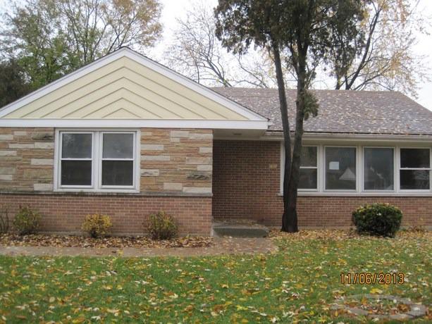 712 Algonquin Ave., Bensenville, IL 60106