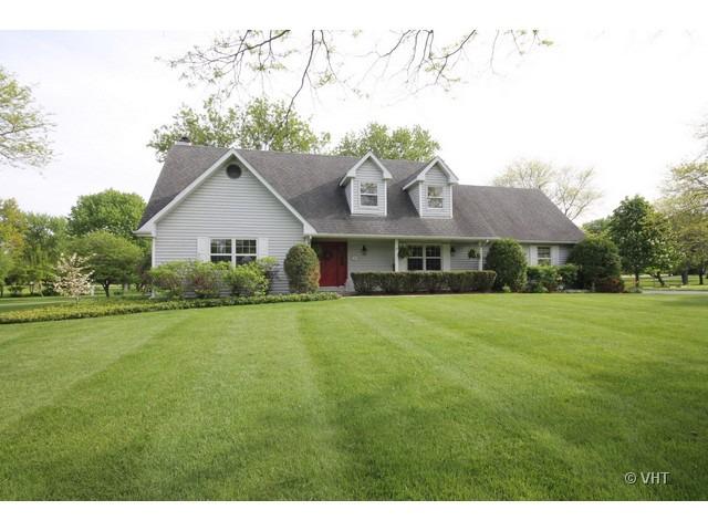 146 Glen Rd., Hawthorn Woods, IL 60047