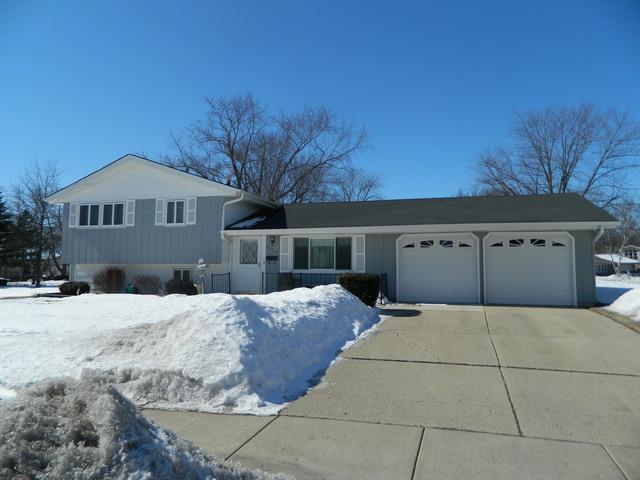 304 N Salem Dr., Schaumburg, IL 60194