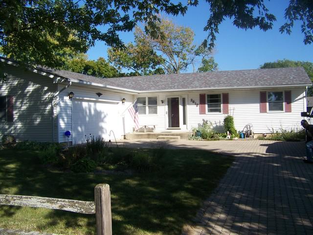 2010 Country Dr., Plano, IL 60545