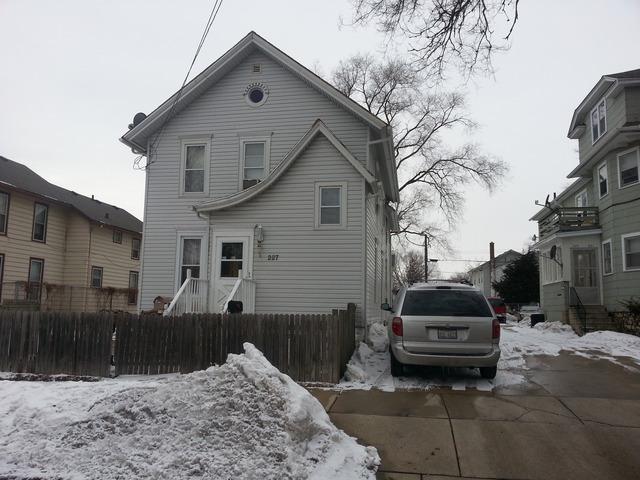 227 T St., Aurora, IL 60505