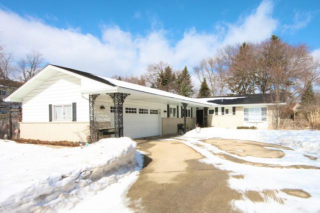 1560 Elm Ave., Northbrook, IL 60062