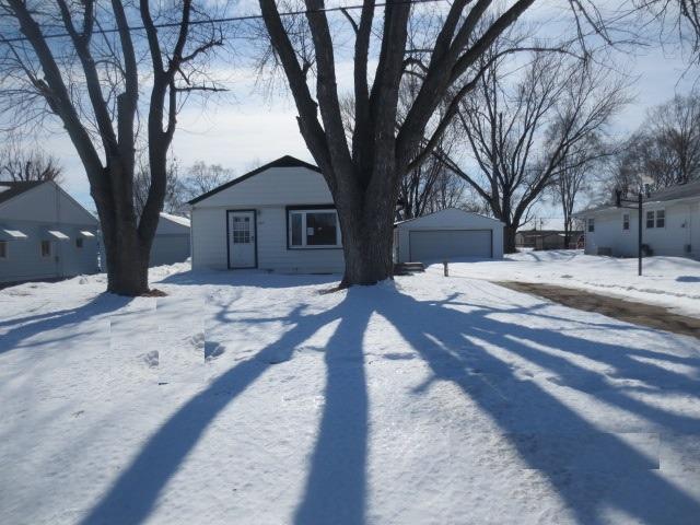 827 Emerald Ln., Machesney Park, IL 61115