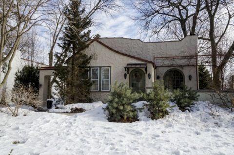 325 6th Ave., La Grange, IL 60525