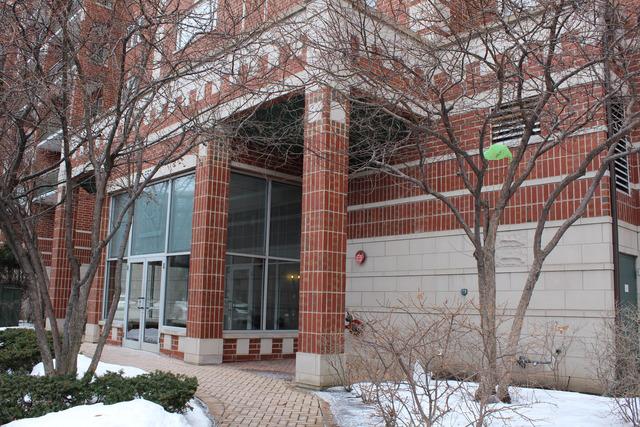 650 S River Rd. #805, Des Plaines, IL 60016