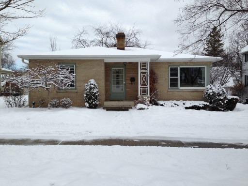 218 Coolidge Ave., Barrington, IL 60010