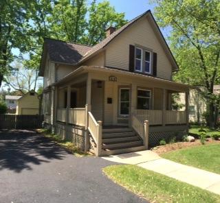 325 Douglas Ave., Crystal Lake, IL 60014
