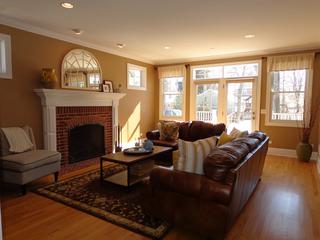 735 Meadow Ln., Libertyville, IL 60048