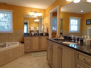 735 Meadow Ln., Libertyville, IL 60048
