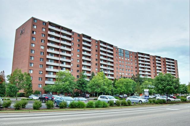 21 Kristin Dr. #310, Schaumburg, IL 60195
