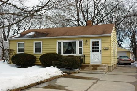 223 N Marion Ave., Bartlett, IL 60103