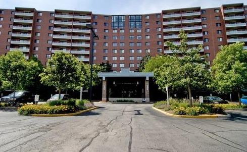 21 Kristin Dr. #313, Schaumburg, IL 60195