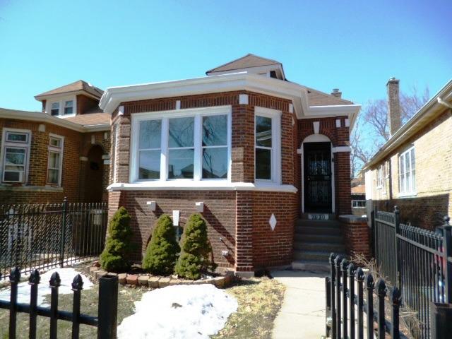 9030 S Racine Ave., Chicago, IL 60620