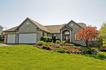 22 Brittany Dr., Oakwood Hills, IL 60013