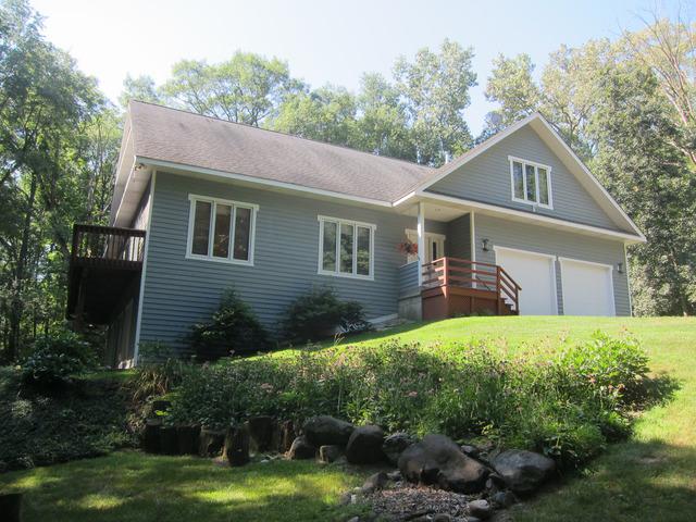 907 Oak Hill Dr., Spring Grove, IL 60081