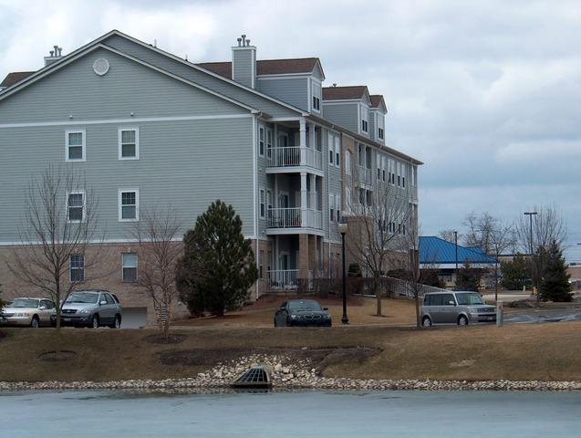 1299 Lake St. #303, Addison, IL 60101