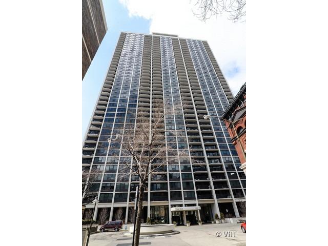 1560 N Sandburg Ter. #1915, Chicago, IL 60610