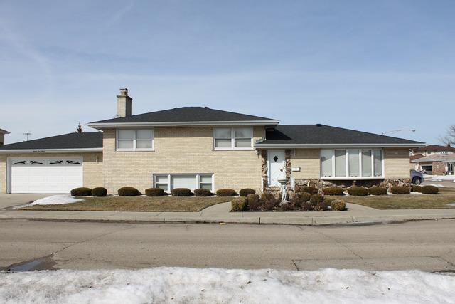 8530 W Wilson Ave., Chicago, IL 60656