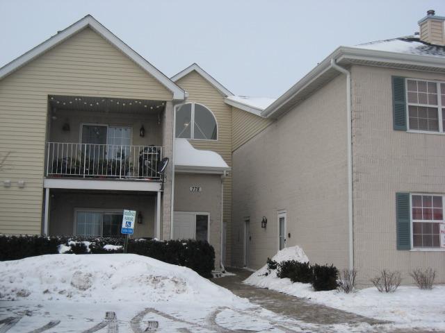 778 Gary Ave. #213, Carol Stream, IL 60188