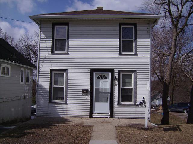532 Raymond St., Elgin, IL 60120