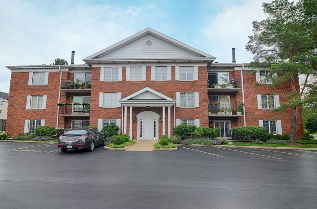 322 Park Ave. #4A, Clarendon Hills, IL 60514
