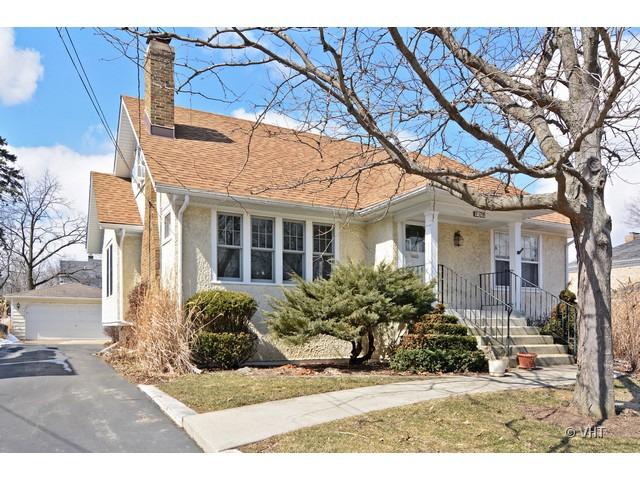 628 Davis Ter., Glen Ellyn, IL 60137