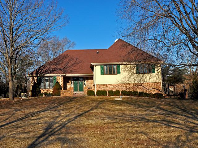 53 Mark Dr., Hawthorn Woods, IL 60047