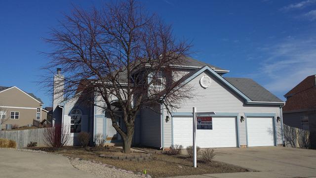 407 Farmwood Ct., Round Lake, IL 60073