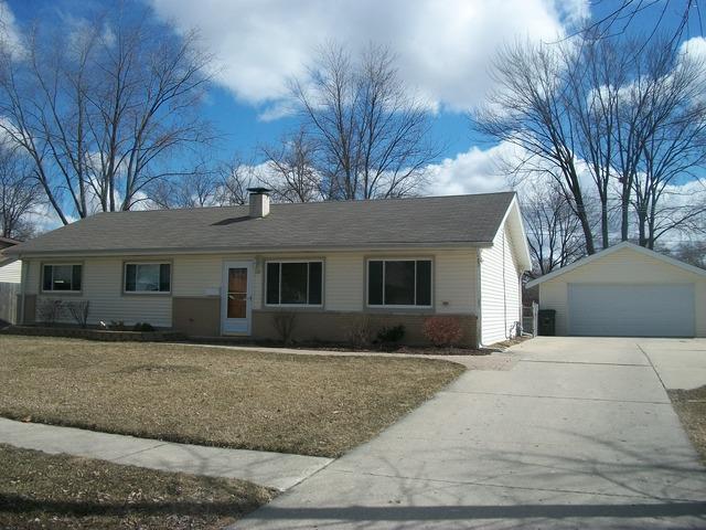 325 Nogales St., Hoffman Estates, IL 60169