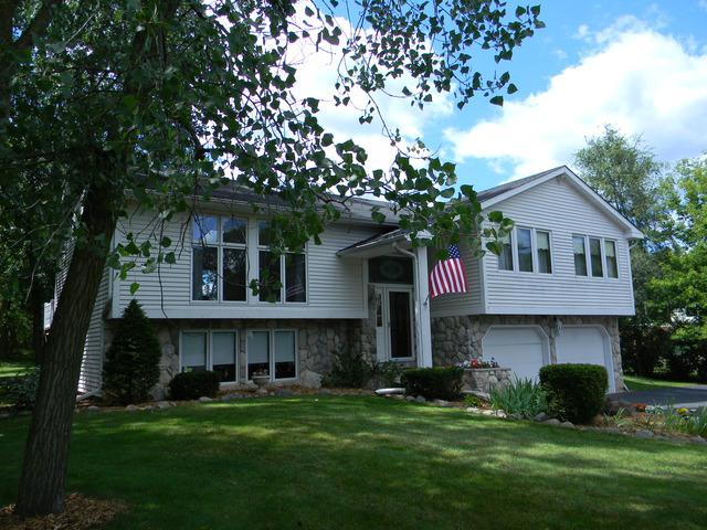 5N918 Kingswood Dr., St. Charles, IL 60175
