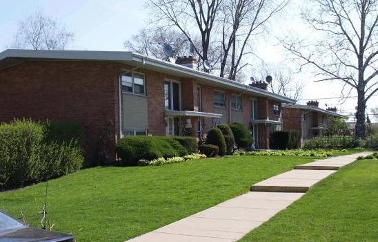 6743 N Lawndale Ave., Lincolnwood, IL 60712
