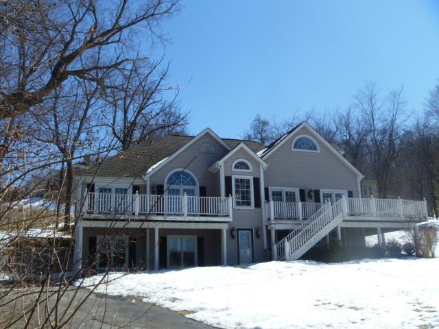 10430 N River Rd., Algonquin, IL 60102