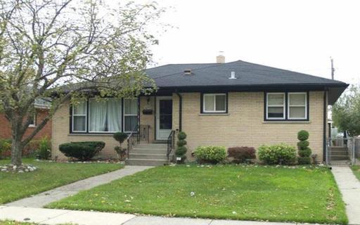 1290 Mackinaw Ave., Calumet City, IL 60409