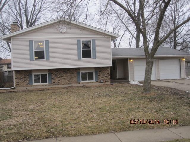82 Berkshire Dr., Crystal Lake, IL 60014