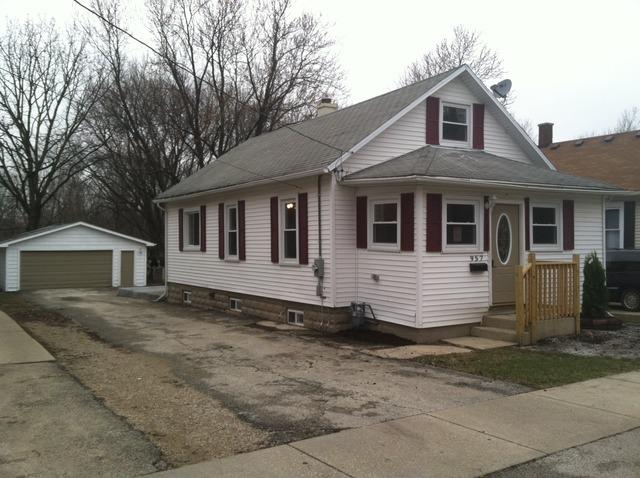 957 Sard Ave., Aurora, IL 60506